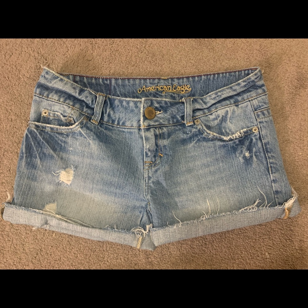American Eagle women’s jean shorts size 4